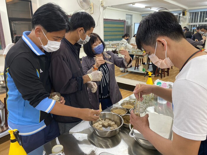 鳳梨醬及豆腐乳製作